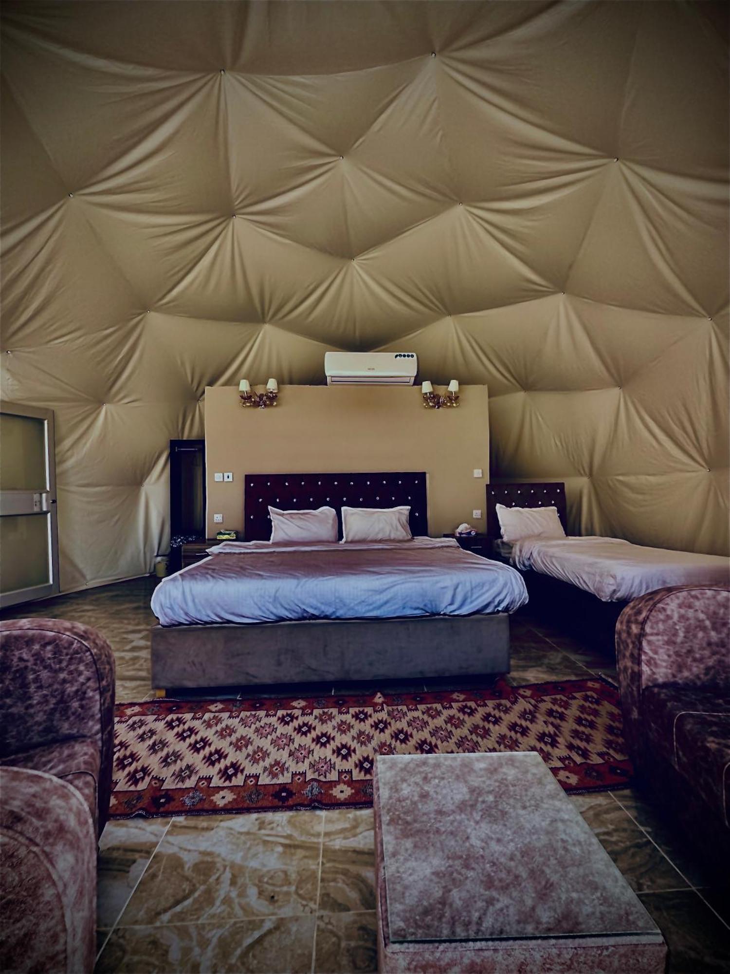 Holiday Inn Luxury Camp Wadi Rum Exterior foto