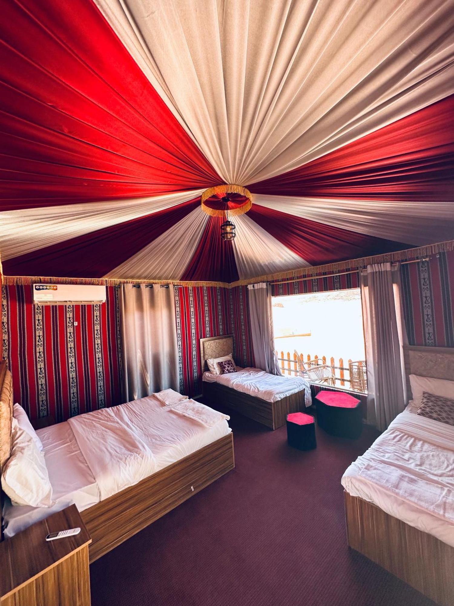 Holiday Inn Luxury Camp Wadi Rum Exterior foto